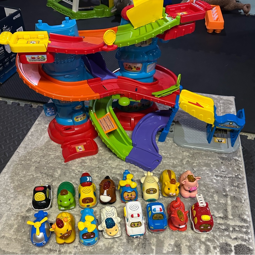 Vtech Go Go Smart Wheels Launch & Chase Police Tower